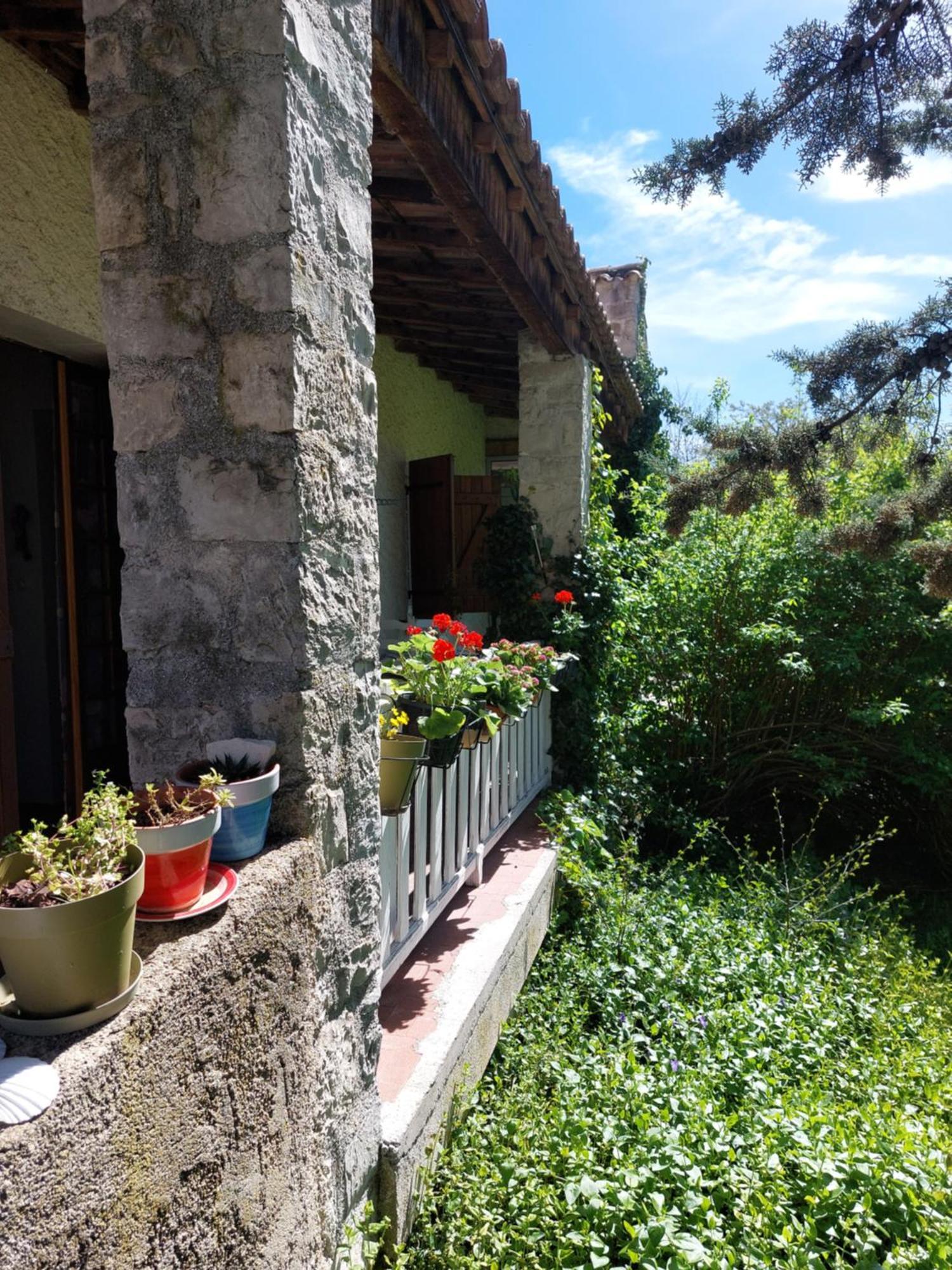 La Maison De Marie-Jeanne - Le Rocher D'Ongles Exterior photo